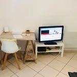 studio Villa Rosa bonheur jardin parking proche des plages